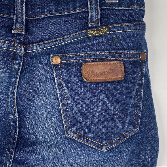 Wrangler Ayden Low-rise Flare Jeans - Picture 5 of 7